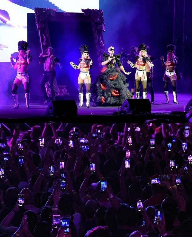 Público cantou e dançou todas as músicas com Xuxa Público cantou e dançou todas as músicas com Xuxa