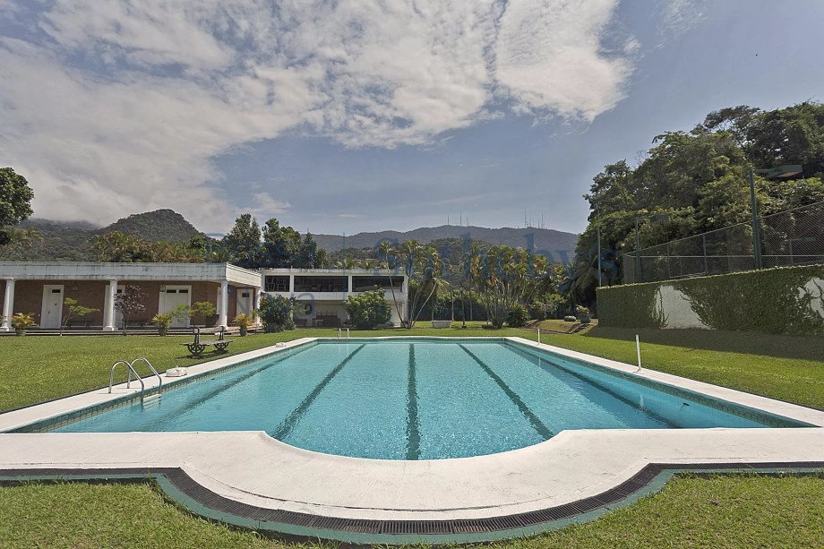 Mansão no Leblon: piscina semi-olímpica com vista privilegiada