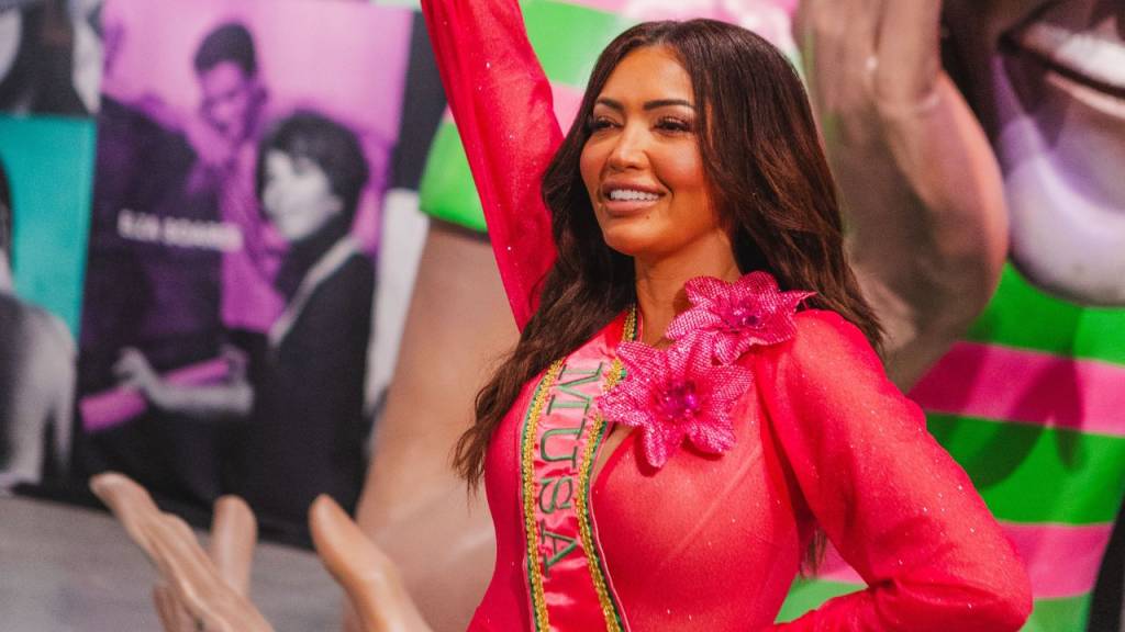 Compositora e musa da Mangueira, Karinah luta por igualdade no samba