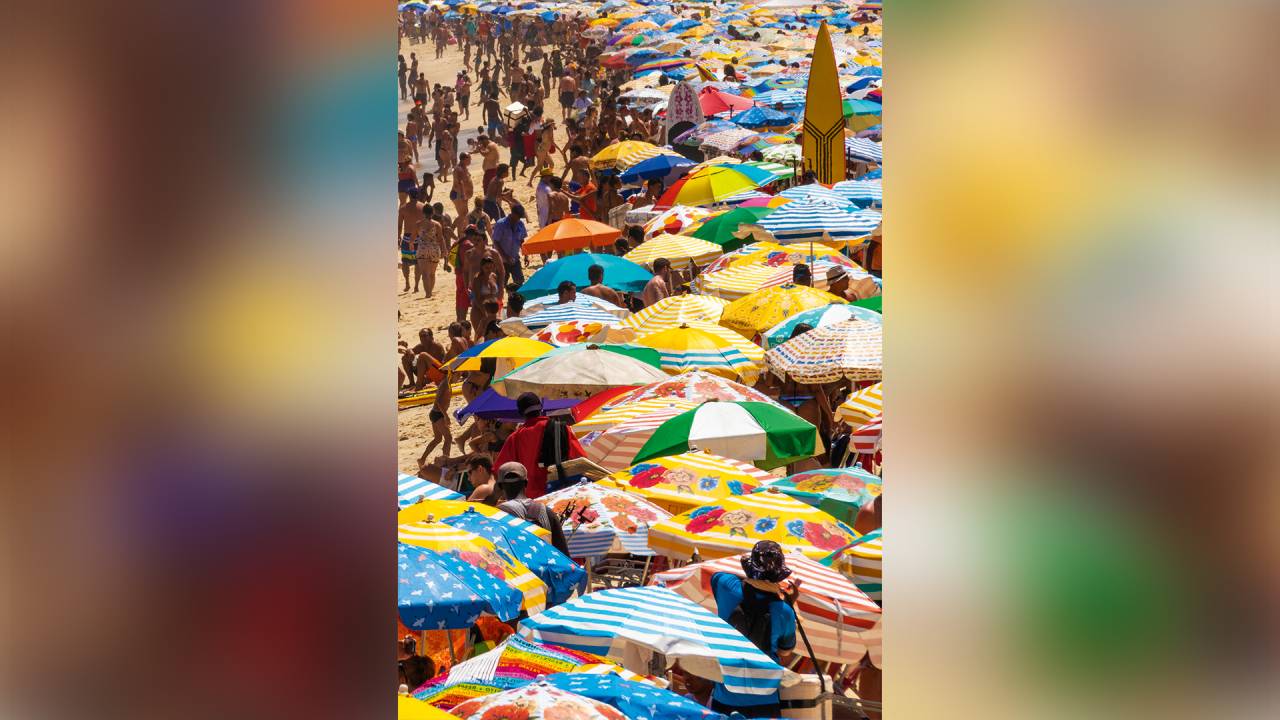 Onda de calor: praias cheias no verão, que promete ser o mais quente de todos os tempos