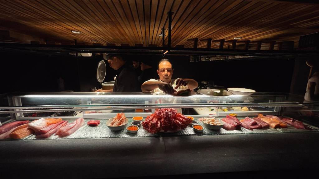 Pato com Laranja: chef Fabrizio Matsumoto e o balcão de sushis