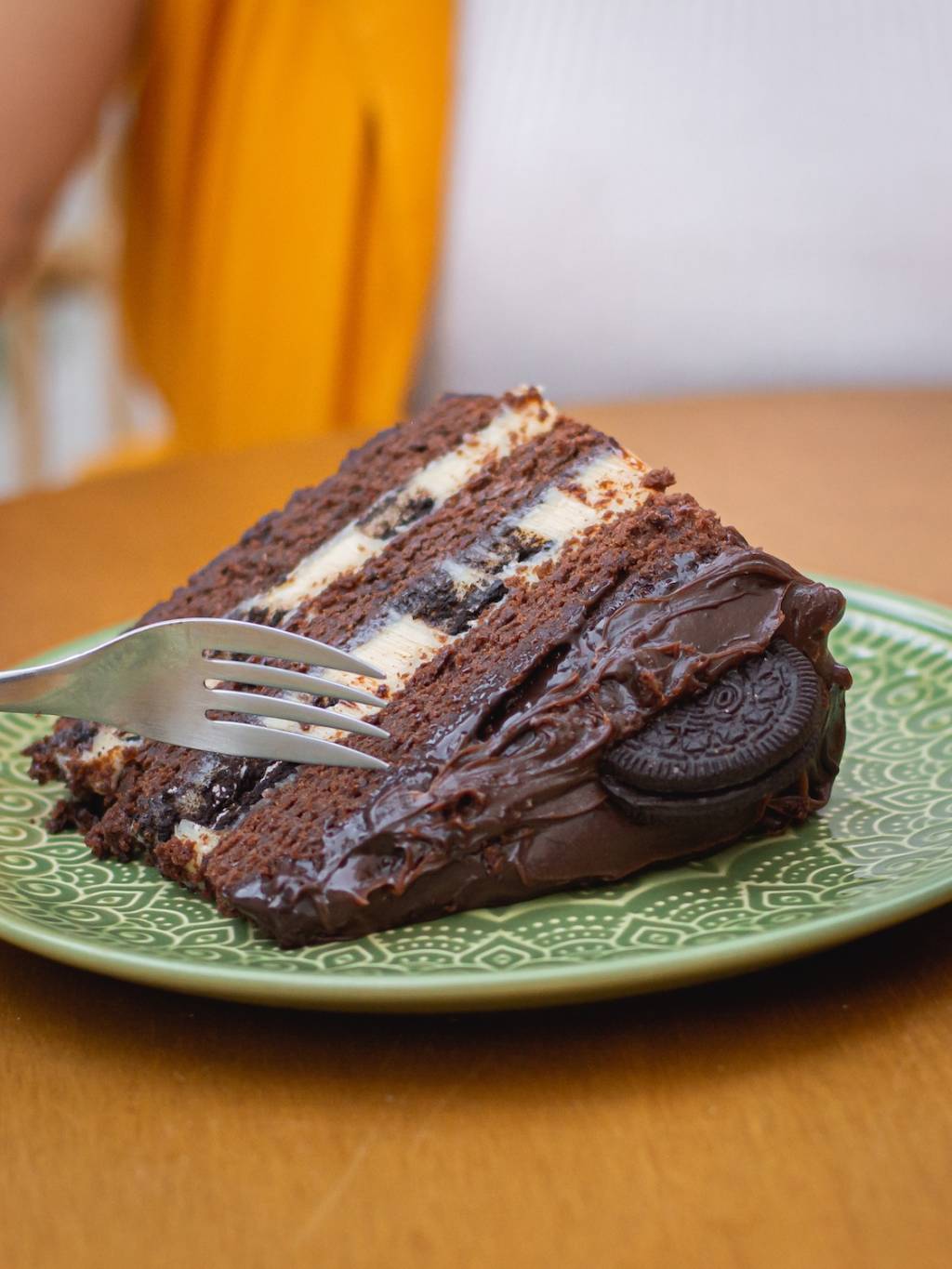 Que Doce: bolo de brownie com Oreo