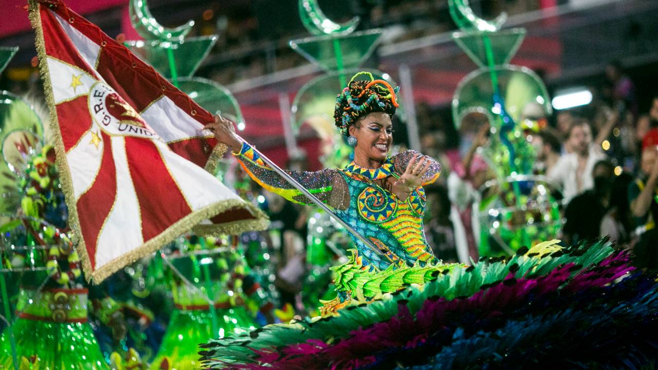 Rio Carnaval lança álbum das gravações realizadas ao vivo nos desfiles das escolas de samba.