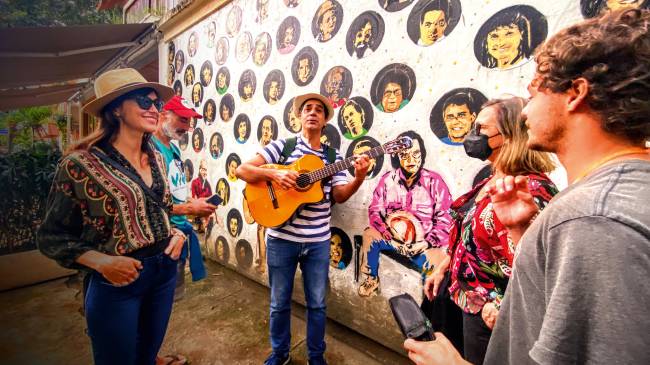 Ipanema completa 130 anos cheia de bossa, com tour musical pelas ruas