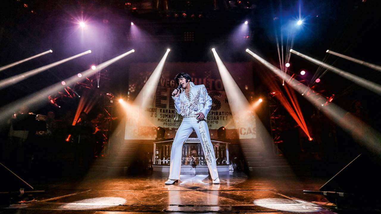 Elvis Experience: Dean Z interpreta o Rei do Rock em show