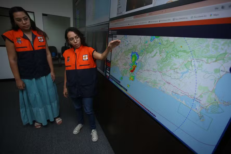 Com ajuda de IA, UFF e Defesa Civil criam sistema para prever temporais