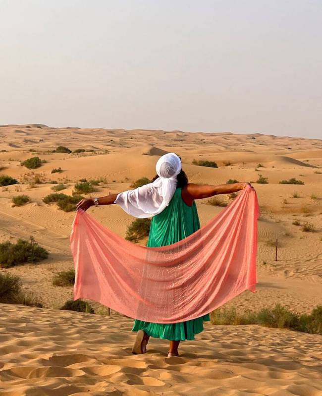 Renata no Deserto em Dubai