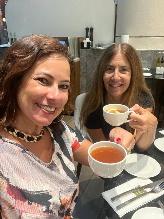 renata e lia Renata e Lia em Dubai
