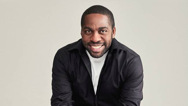 Após estafa, Lázaro Ramos une férias e trabalho nos Estados Unidos