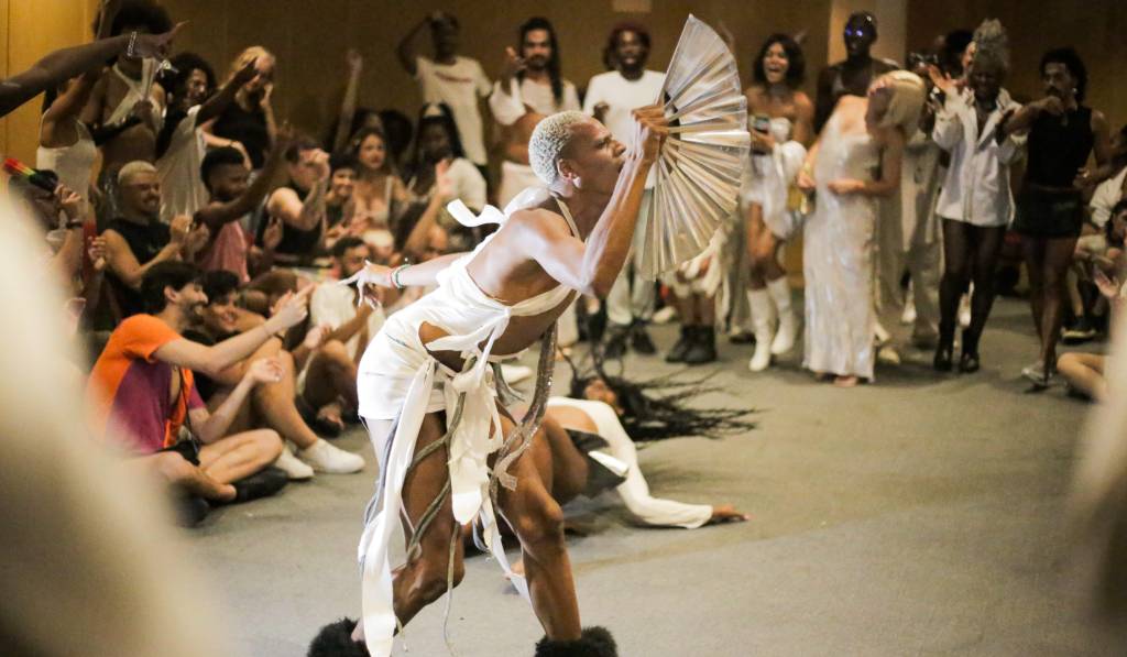 Dia do Combate à LGBTFobia inspira a programação do fim de semana