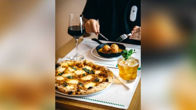 Pizzas premiadas na Officina Local