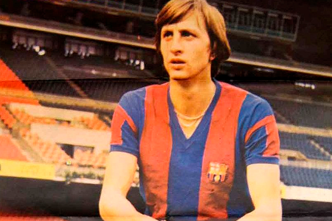 Johan Cruyff posando em documentário