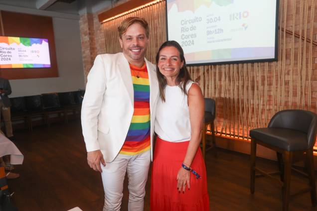 Bruno Chateaubrind, apresentador do evento, ao lado de Roberta Werner, do Visit Rio Bruno Chateaubrind, apresentador do evento, ao lado de Roberta Werner, do Visit Rio
