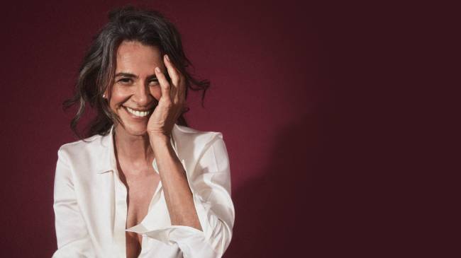 Simone faz último show da turnê de 50 anos de carreira no Rio