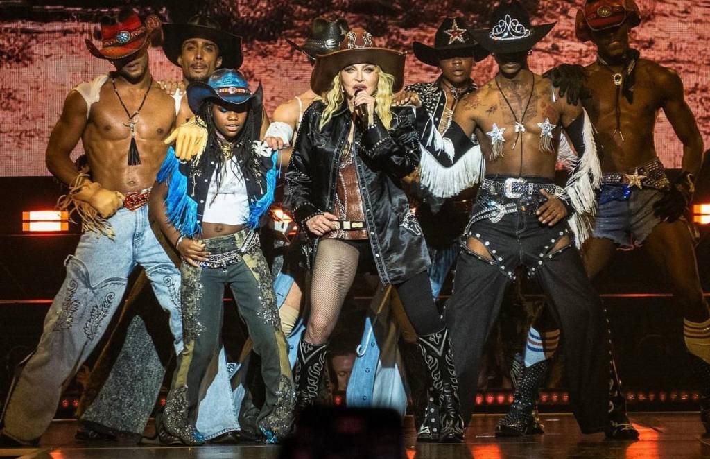 Veja onde os bailarinos da Madonna estão curtindo o Rio