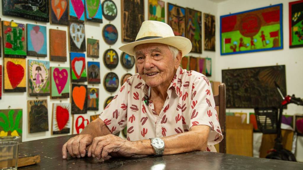 Museu do Pontal exibe mostra do pernambucano J. Borges, morto aos 88 anos