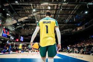 Bruninho na quadra de vôlei