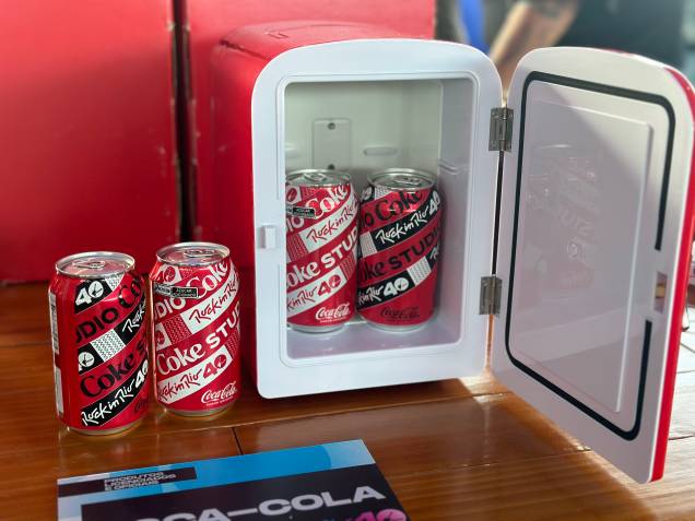 <span>35 milhões de latas de Coca-Cola comemorativas serão vendidas em todo Brasil</span> <span>35 milhões de latas de Coca-Cola comemorativas serão vendidas em todo Brasil</span>