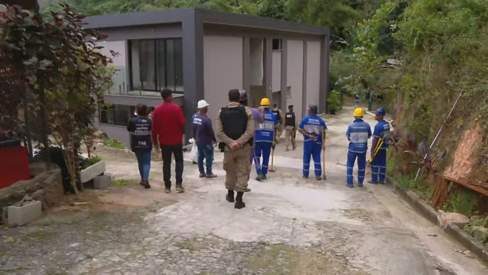 Por que prefeitura resolveu demolir mansões milionárias no Joá