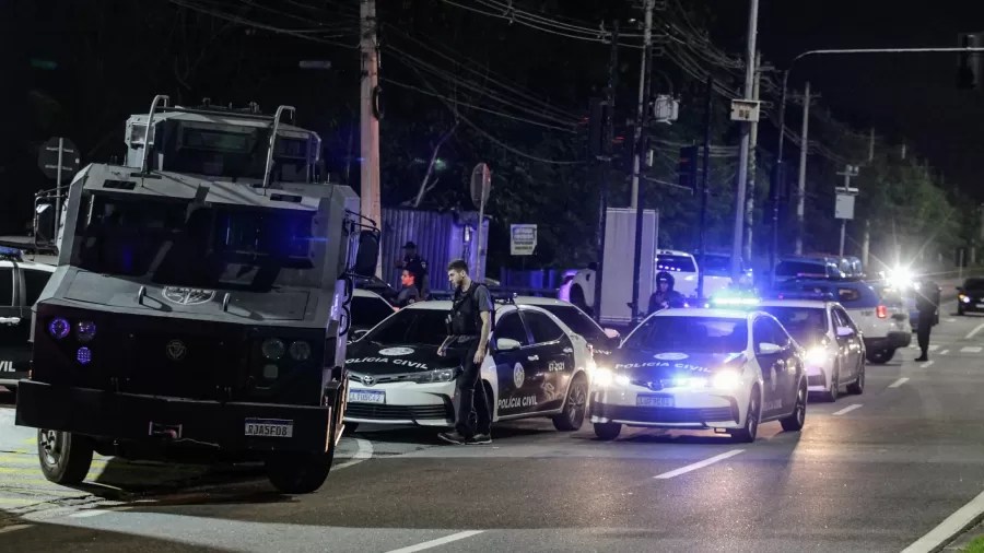 Por causa de disputa entre tráfico e milícia, polícia ocupa 10 favelas