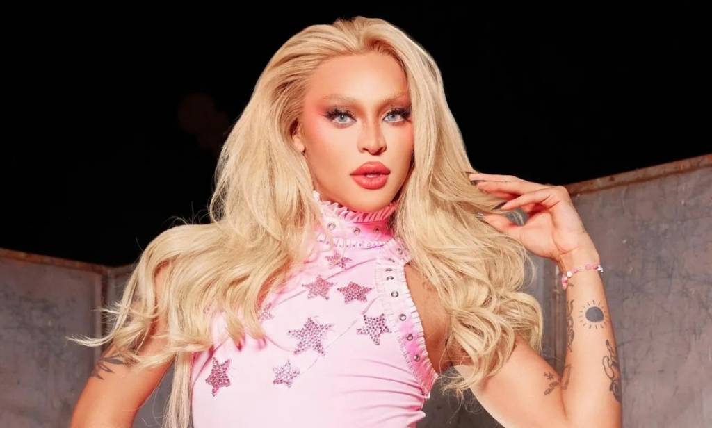 Ela é o momento! Pabllo Vittar tem 2 músicas de sucesso ao mesmo tempo