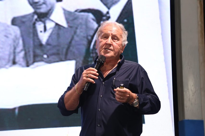 O que tinha na mala de Zico, furtada em Paris dando prejuízo de 1 milhão