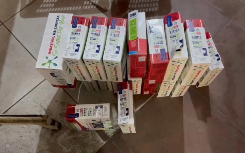 Após denúncia, Procon apreende 30 toneladas de sabão em pó falsificado no Rio