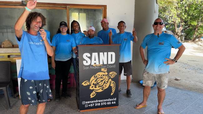 Agência em San Andrés: nós com David e sua equipe