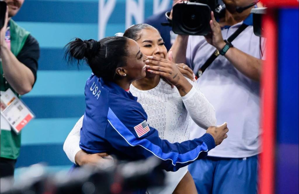 Paris 2024: Irmã de ginasta americana que perdeu bronze fala em racismo