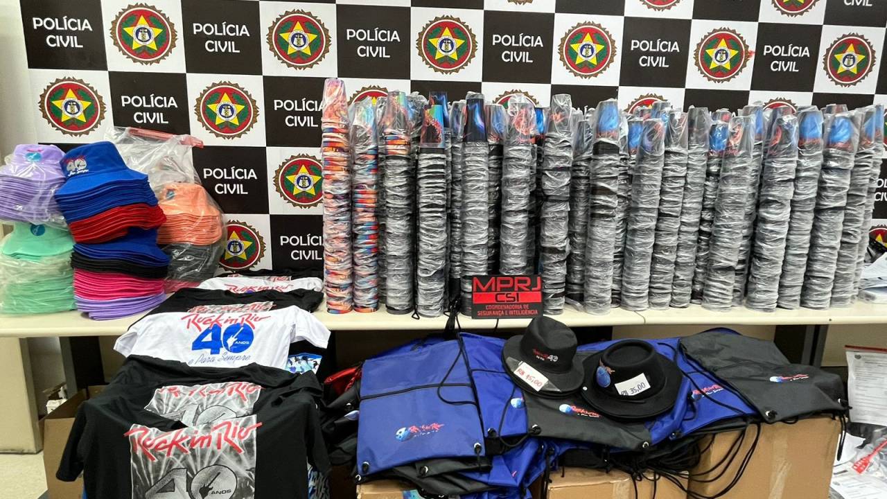Boné, camisa, copo etc: tudo falso e apreendido