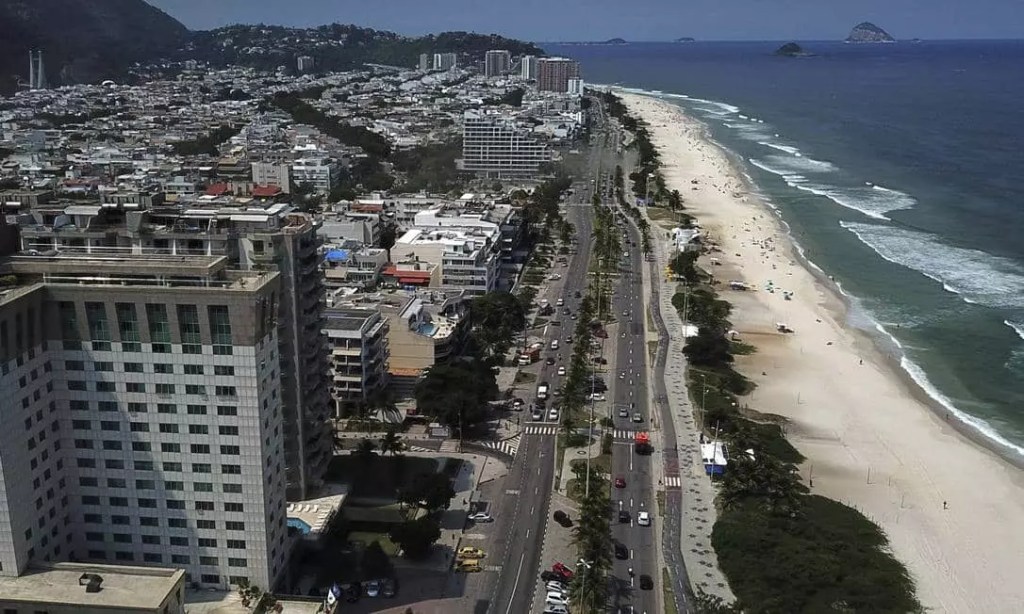 Orla de Copacabana ganha sinalização para motoristas reduzirem velocidade
