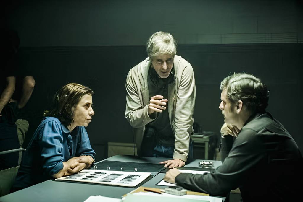 108297062-sc-gravacoes-do-filme-ainda-estou-aqui-fernanda-torres-walter-salles-e-ator-a-iden.jpg DOI-Codi, o extinto órgão de inteligência e repressão do Exército: reproduzido no antigo Instituto Nise da Silveira, no Engenho de Dentro