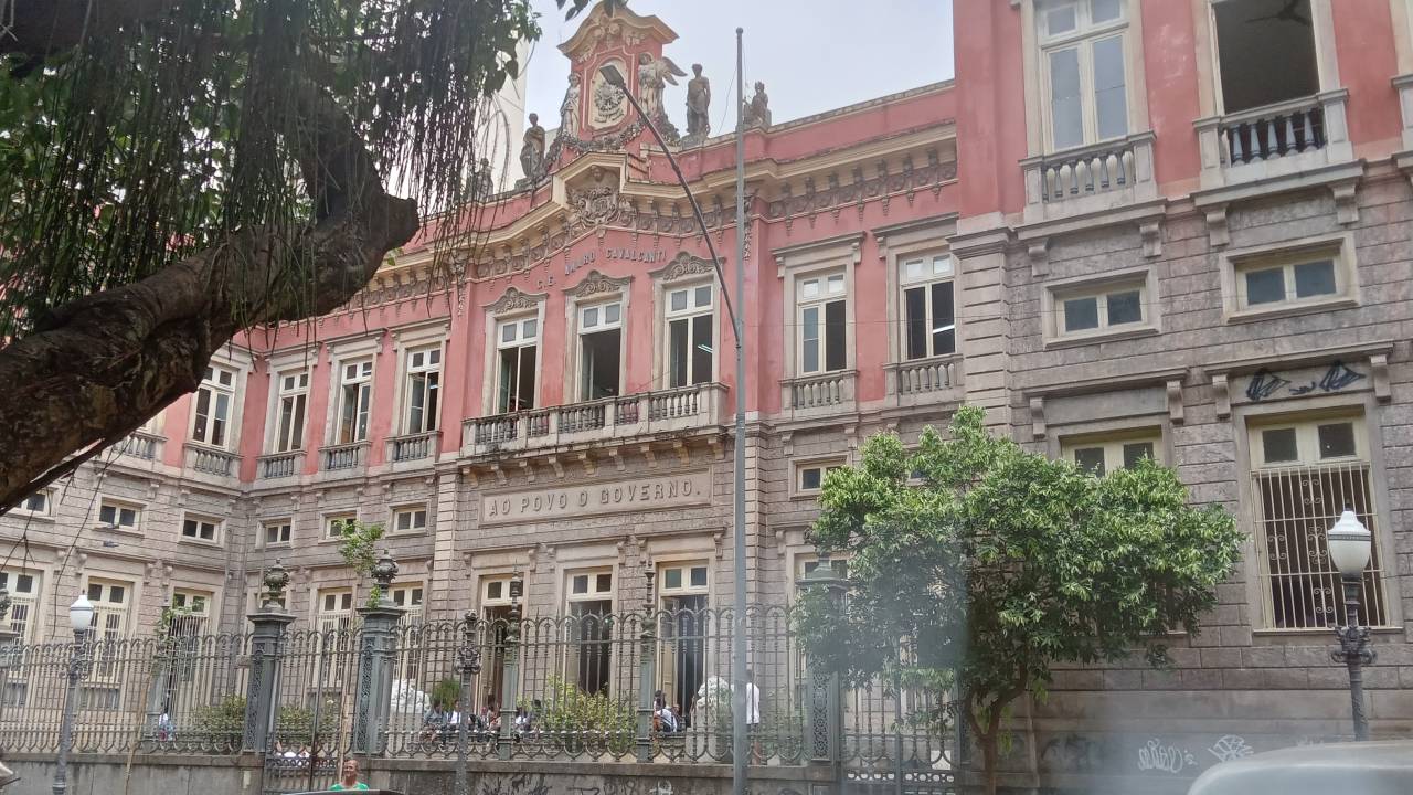 colegio-estadual-amaro-cavalcante-abravanel-silvio-santos