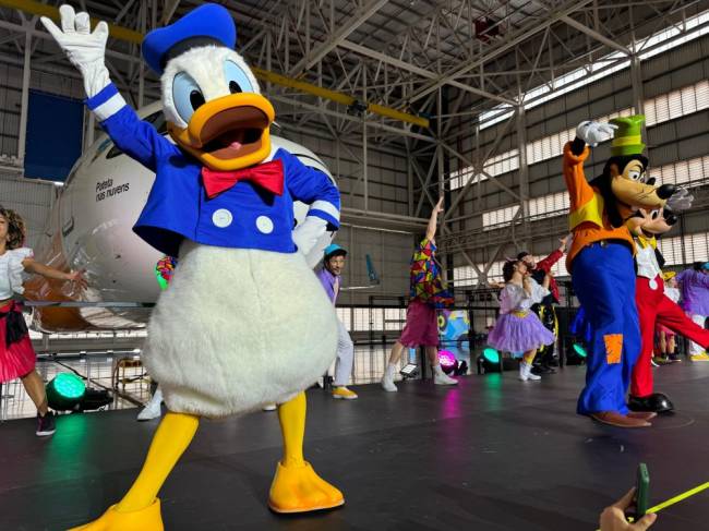 evento novo aviao pateta azul e disney