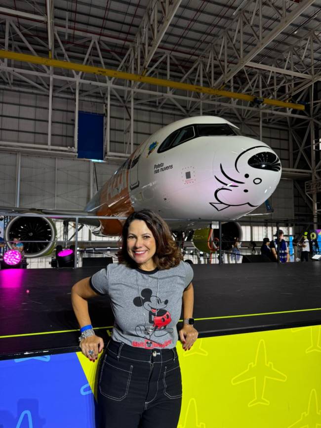 renata araujo e o novo aviao do pateta