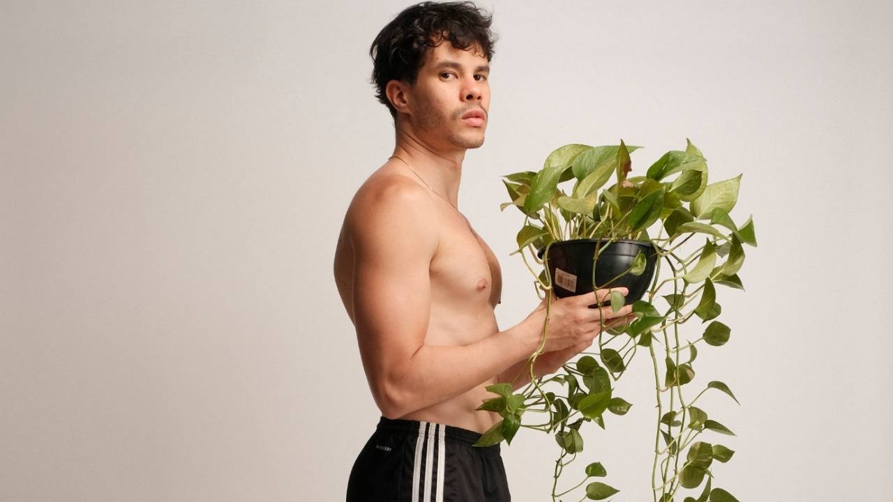 Peça 'Selva, Solidão' em cartaz no Teatro Ziembinski