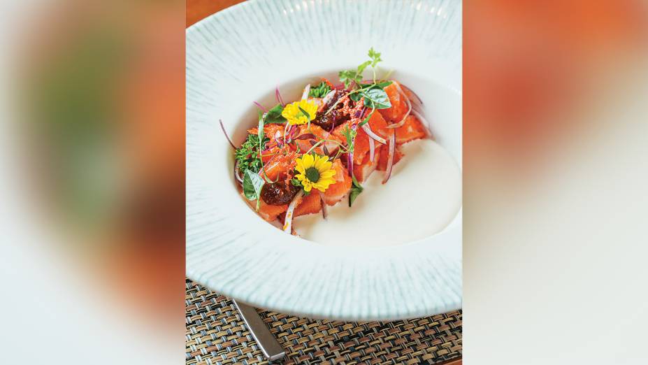 Salmão, burrata e tâmara: prato do Masi está em harmonia com a Baden Baden Peach Salmão, burrata e tâmara: prato do Masi está em harmonia com a Baden Baden Peach