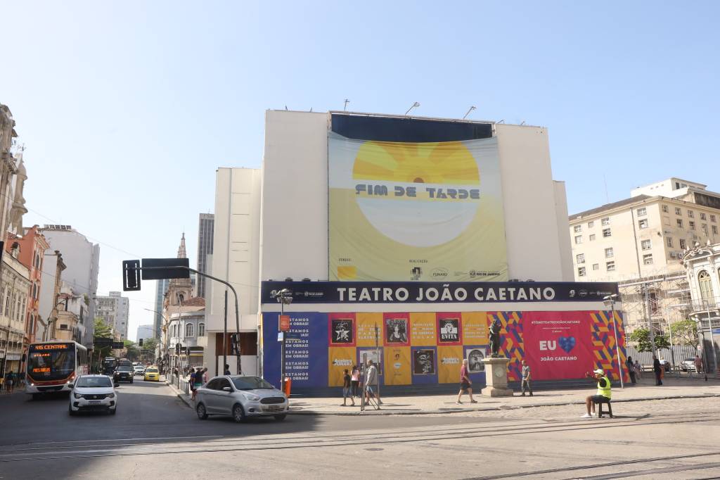 Teatro João Caetano, na Praça Tiradentes, é reaberto após longa reforma