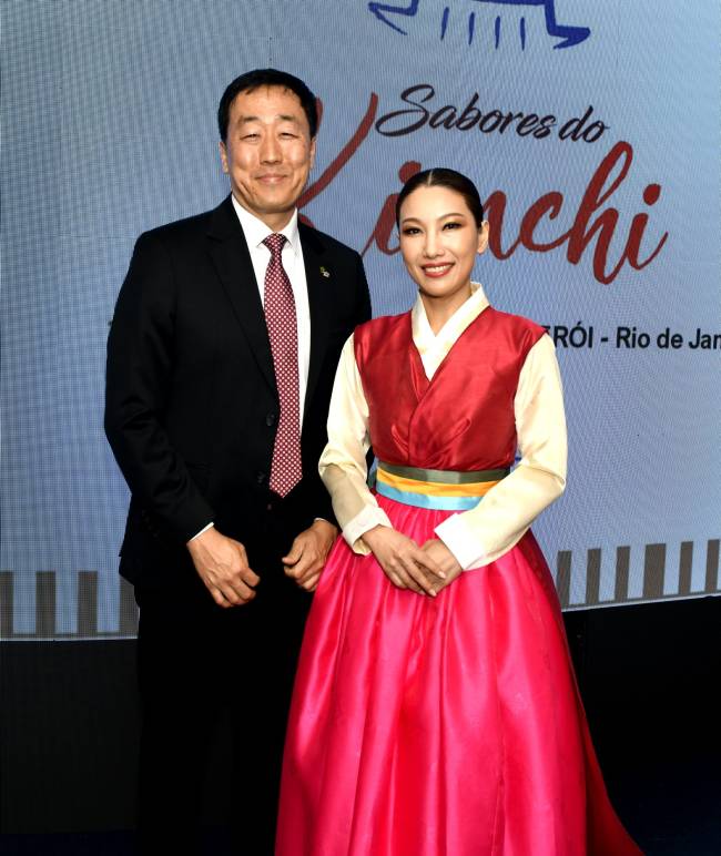 _DSC3507 Bruno Kim e Moon Hee Lee – SABORES KIMCHI -MAC – NOV 2024 – CG Bruno Kim e Moon Hee Lee