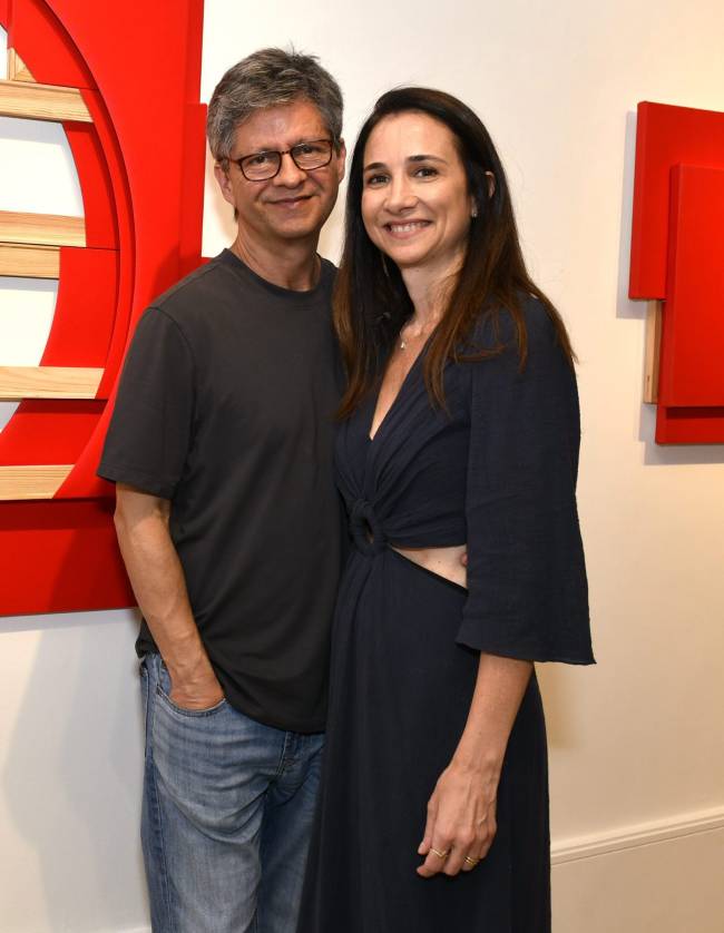 _DSC3817 O casal Guido Vinci e Paula Mesquita – CORTE E CONSTRUÇÃO de JAN KALÁB – NOV 2024 – CG O casal Guido Vinci e Paula Mesquita - CORTE E CONSTRUÇÃO de JAN KALÁB - NOV 2024 - CG