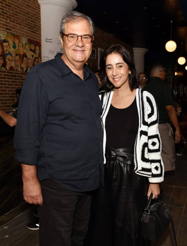 O casal Luiz Oscar Niemeyer e Antonia Leite Barbosa - CHURRASCARIA PLATAFORMA - NOV 2024 - CG