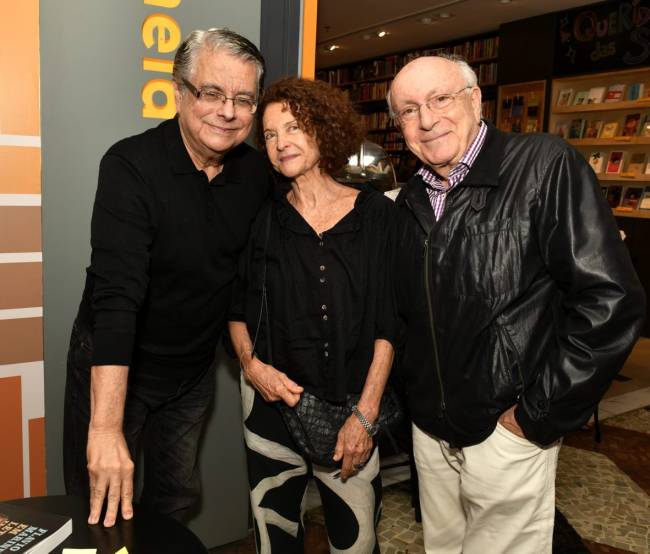 _DSC4331 Flavio Marinho e o casal Ilana e Armando Strozenberg - Livro FLAVIO MARINHO - NOV 2024 - CG