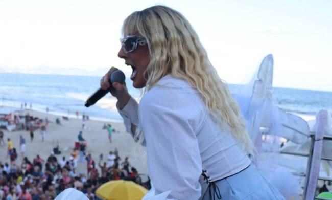 Diego Martins na Parada do Orgulho do Rio Diego Martins se apresenta na Parada do Orgulho LGBTI+ do Rio