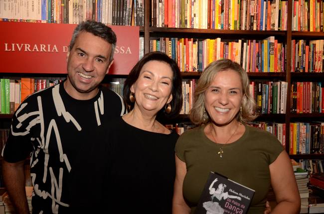 Helena Marinho com Henrique e Eliane Segreto