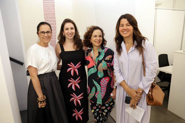 IMG_1112gisele taranto, raquel rodrigues, rosa moreira, lurdinha piquet FOTO MURILLO TINOCO EXPO CACADOR DE FABULAS_g _p Gisele Taranto, Raquel Rodrigues, Rosa Moreira e Lurdinha Piquet