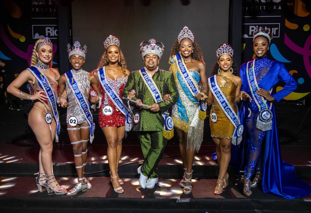 Evento na Cidade do Samba elege Rei Momo e marca inclusão