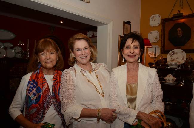 Monica Aranha Barreto, Gloria Severiano Ribeiro e Carmen Silvia Peltier de Queiroz