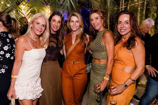 Monica Sárdas, Dani Passos, Priscila Fichtner, Roberta Wright, Maria João