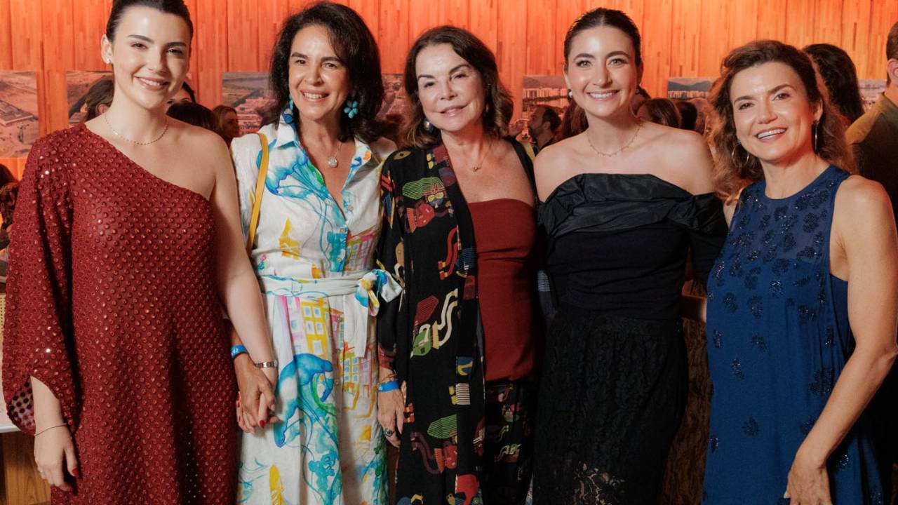 1 Luiza Marcolini, Joy Garrido, Patrícia Mayer, Bruna Marcolini, Flávia Marcolini
