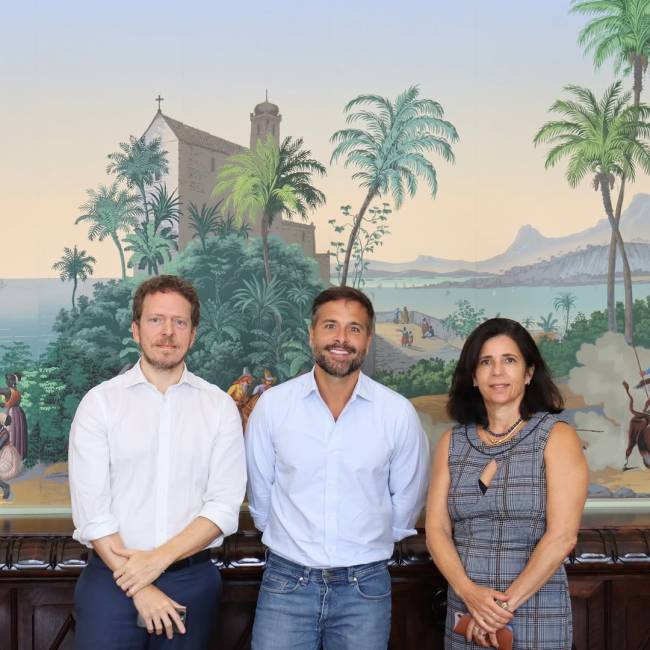 representantes do escritório regional no Rio de Janeiro, foi recebido pela